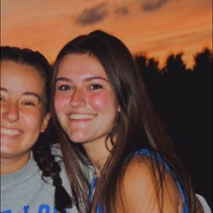 Meet your Posher, Courtney